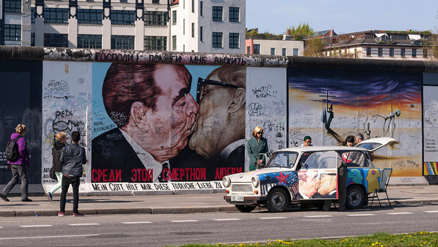 LIBERTÀ D'ESPRESSIONE AL MURO